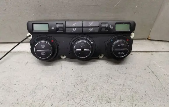 Volkswagen Touran I Climate control unit