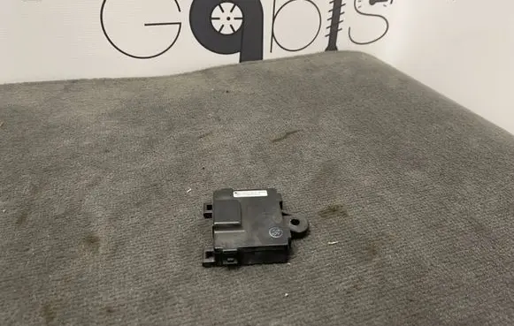 Tesla Model S Door control unit/module 106965100D 2117LM0001813