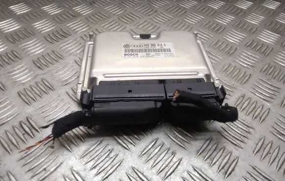 Audi A2 Engine control unit/module 045906019G 0281010220