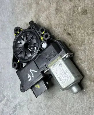 KIA Ceed Rear glass lock/latch T975 82450J7010