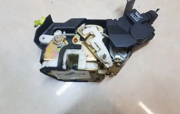 Mitsubishi Pajero Rear door lock MR349287