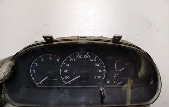 Mitsubishi Lancer Speedometer (instrument cluster) MR168075 207410