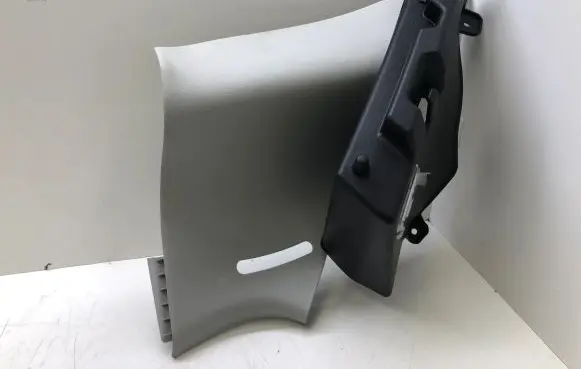 (D)pillar trim (top)