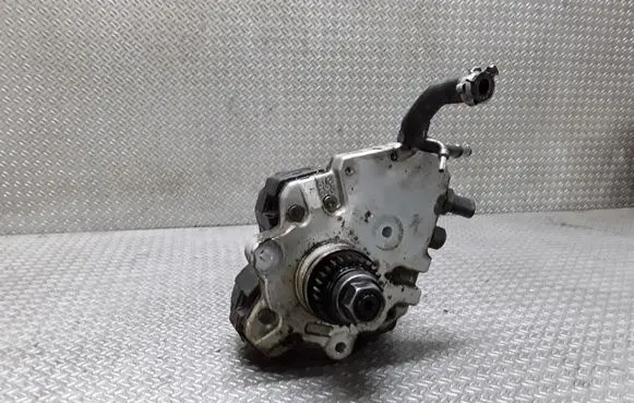 Mercedes-Benz A W169 Fuel injection high pressure pump A6400700701 0445010120