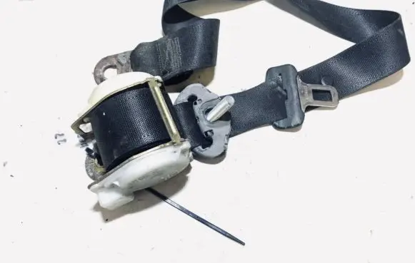 Opel Astra F Front seatbelt 90286921