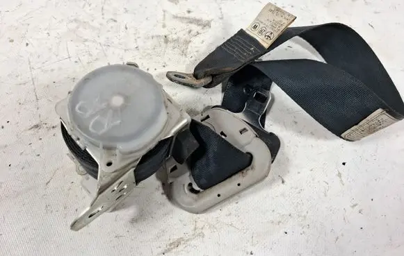 Toyota Corolla Verso AR10 Rear seatbelt H073818 266053