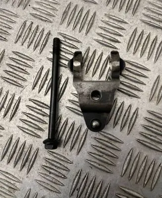 Nissan Murano Z51 Fuel Injector clamp holder 