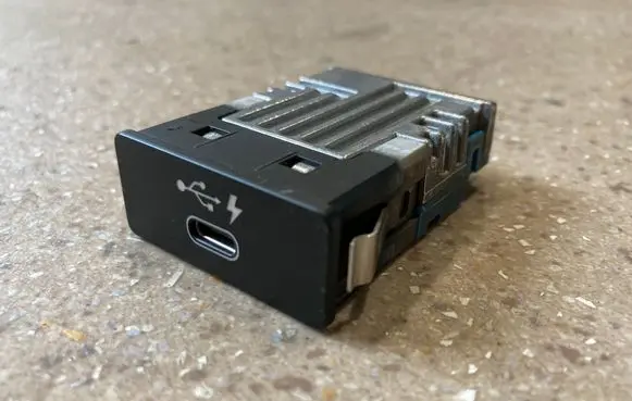 USB socket connector