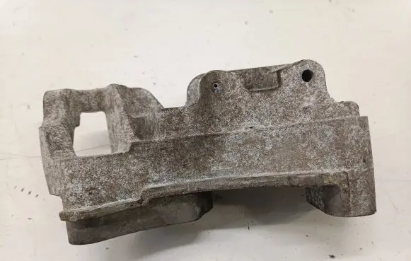 Volvo V60 Engine mounting bracket