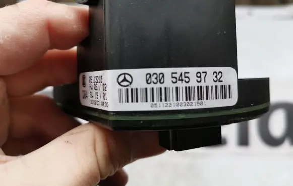 Mercedes-Benz E W211 Steering angle sensor A0305459732 0305459732