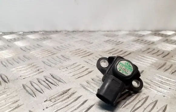 Jeep Cherokee III KJ Air pressure sensor A0051635028
