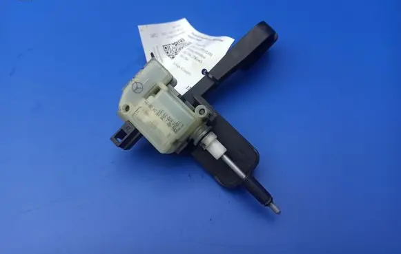 Mercedes-Benz CLK A209 C209 Fuel tank cap lock A2038201997 A2038206614