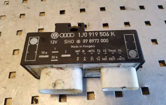 Coolant fan relay