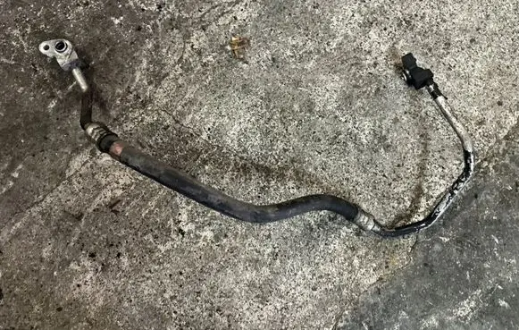 Lexus IS 220D-250-350 Air conditioning (A/C) pipe/hose