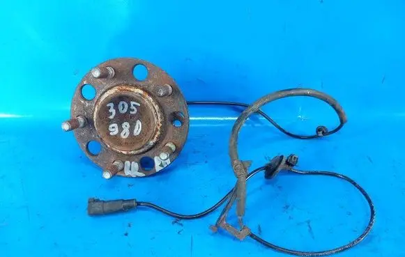 Chrysler 200 Rear wheel bearing hub 4766719AB