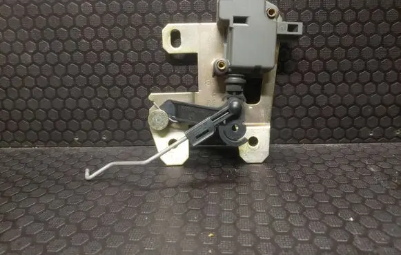 Volkswagen Touareg I Tailgate boot lock/latch motor 7L6827425
