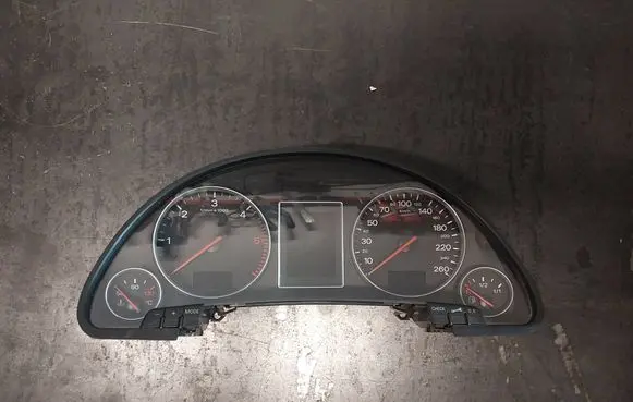 Audi A4 S4 B6 8E 8H Speedometer (instrument cluster) 8E0920930R 0263626135