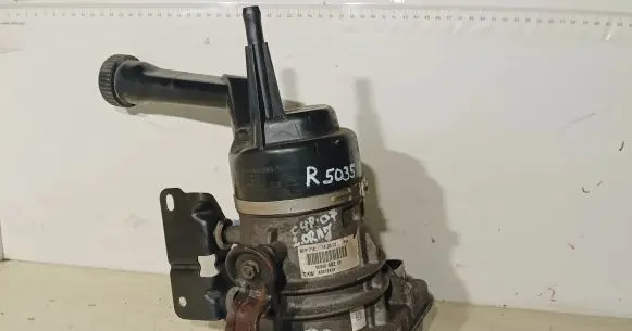 Citroen C4 I Picasso Power steering pump A0012434 9684040280