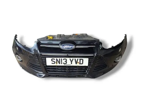Ford Focus Front bumper BM5117757A