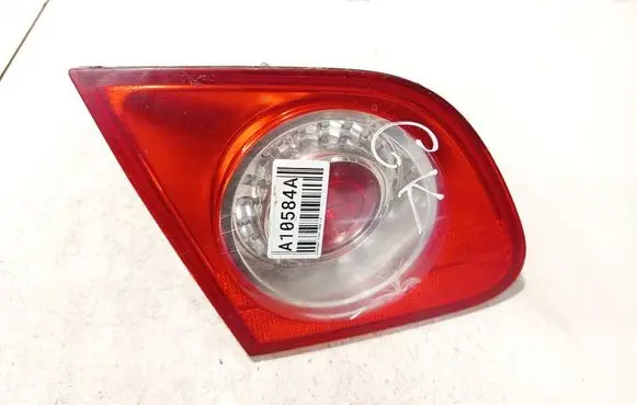 Tailgate rear/tail lights