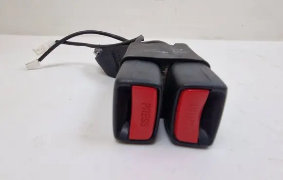 Nissan Qashqai Rear seatbelt buckle 