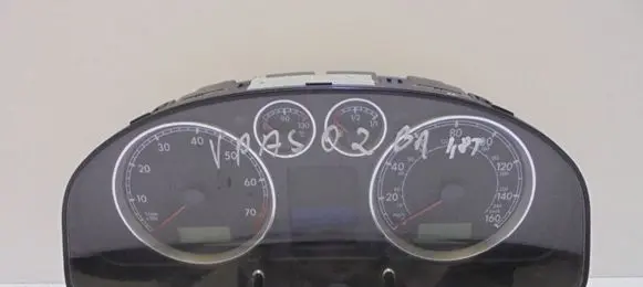 Volkswagen PASSAT B5.5 Speedometer (instrument cluster) 3B0920926 110080137005