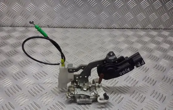 Toyota Aygo AB10 Front door lock 