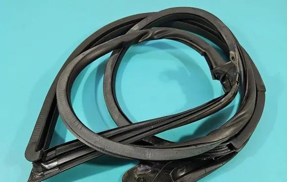 Audi A5 8T 8F Front door rubber seal 8T8831707C IMPRK1465308