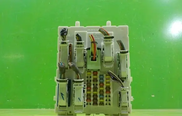 Ford Focus Fuse box set F1FT14A073DE XP99