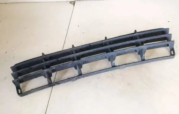 Volvo V50 Front bumper lower grill 80657006