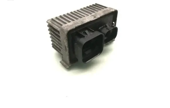 Opel Zafira C Glow plug pre-heat relay 55574293