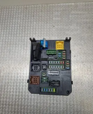 Peugeot 508 Fuse module 9664992380 S180121005G BSIQ0500