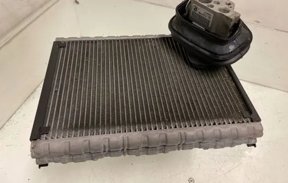 Audi A4 S4 B8 8K Air conditioning (A/C) radiator (interior) 52316990 HFC134A H7995002