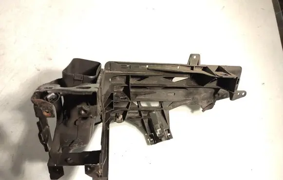 BMW 5 GT F07 Headlight/headlamp mounting bracket 7200777