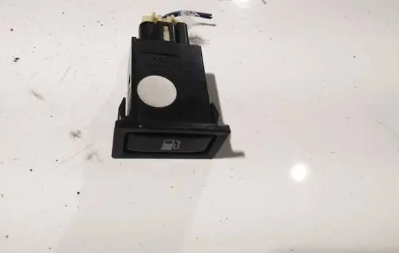 Toyota Avensis T250 Fuel tank opening switch 156795
