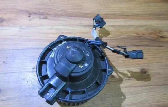 Mazda 323 F Heater fan/blower