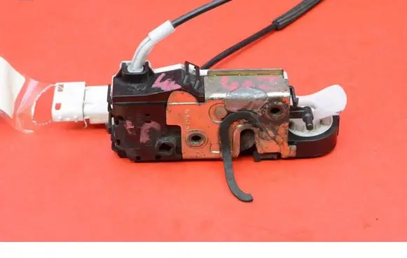 Peugeot 407 Front door lock 9656633080