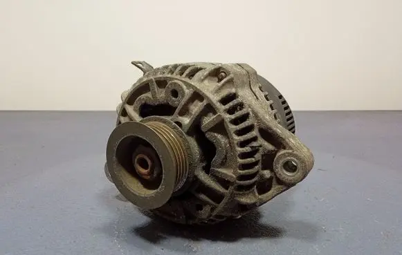 Toyota Avensis T220 Generator/alternator 27060-02100