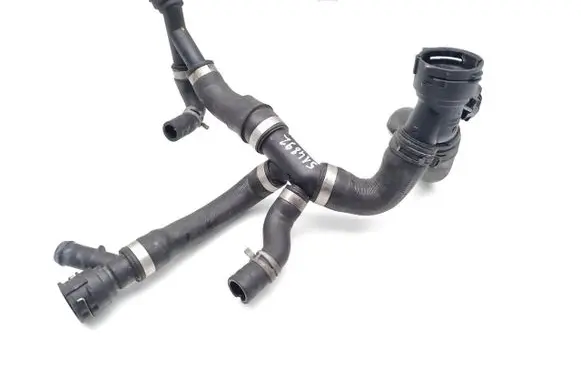 Volvo XC90 Engine coolant pipe/hose