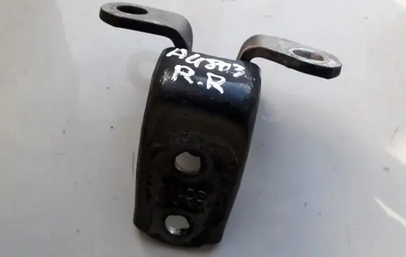 Honda CR-V Rear door lower hinge