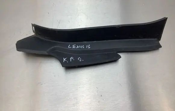 Lexus IS 220D-250-350 Rear/tail light trim molding 6444953020