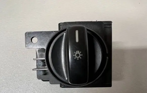Mercedes-Benz A W169 Light switch 1695451304 32220301 0306590