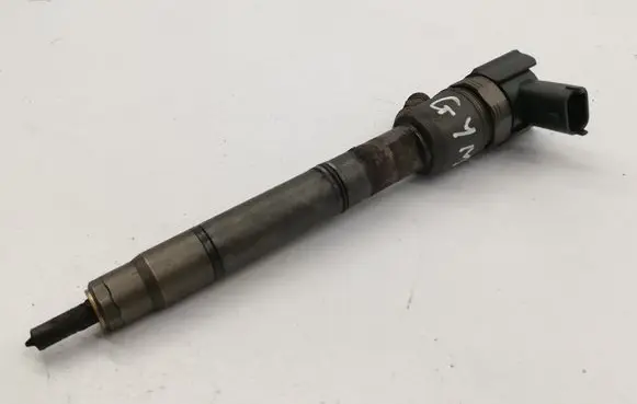 Hyundai i40 Fuel injector 338002A800