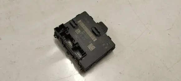 Audi A1 Door control unit/module 5Q0959595L