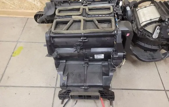 Jaguar XF Interior heater climate box assembly 9X2319B555CE