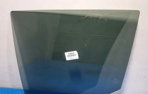 Mazda 3 II Rear door window glass