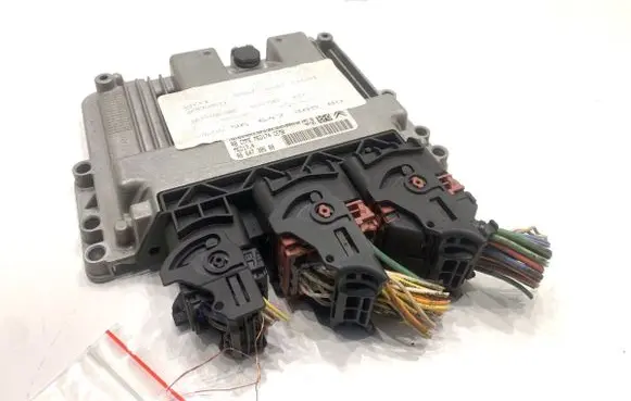 Peugeot 308 Engine control unit/module ECU 9664738580
