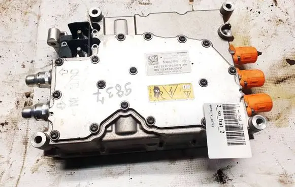 Voltage converter inverter