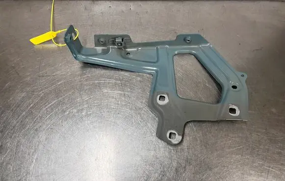 Renault Master IV Fender mounting bracket 641C04917R