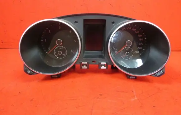 Volkswagen Golf VII Speedometer (instrument cluster) 5K0920862A A2C53428877000348